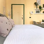 Domus Botanica Loft 2 Passi Dalla Stazione/centro 多莫多索拉