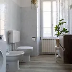 Domus Botanica Loft 2 Passi Dalla Stazione/centro 多莫多索拉